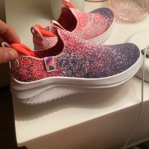 Skechers brand air cooling memory sneaker size 1